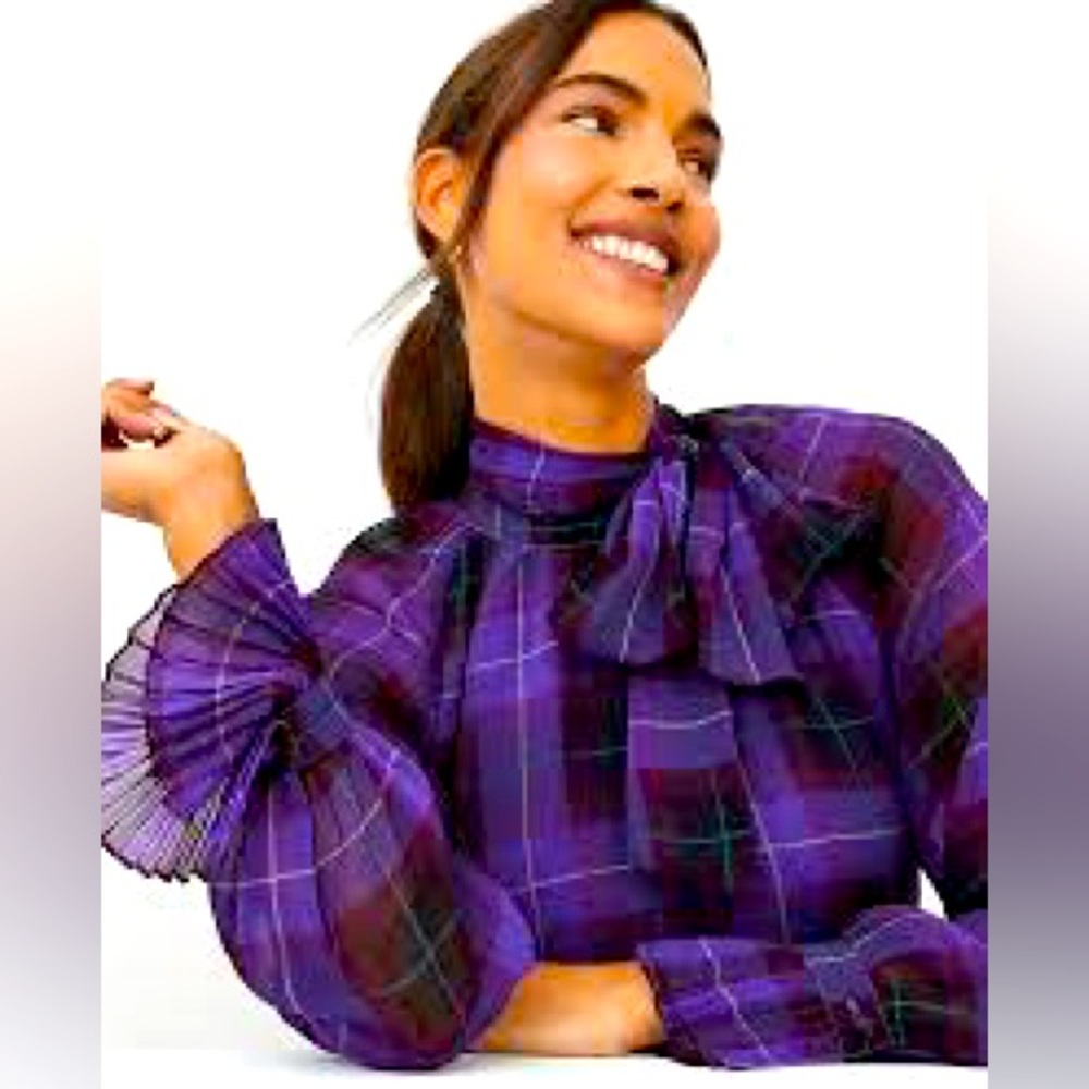 Ann Taylor Plaid bow top pleat cuffs blouse. Worn once.